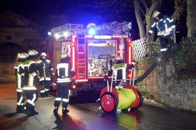 Asperg: Wieder Brand im Justizvollzugskrankenhaus Hohenasperg - Mehrere Verletzte - Haeftlinge legen Brand vorsaetzlich